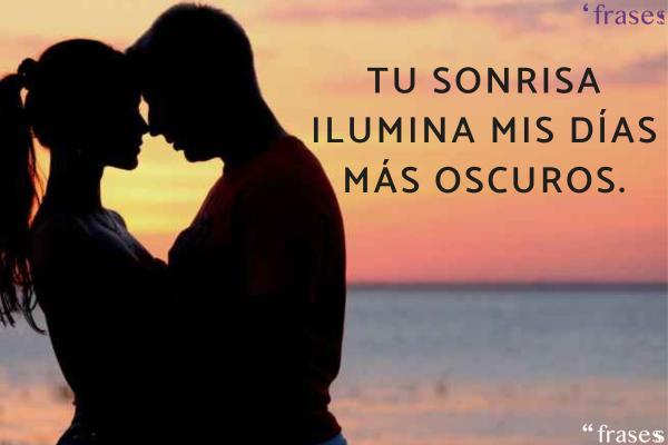 Frases que seducen y provocan - Tu sonrisa ilumina mis días más oscuros.