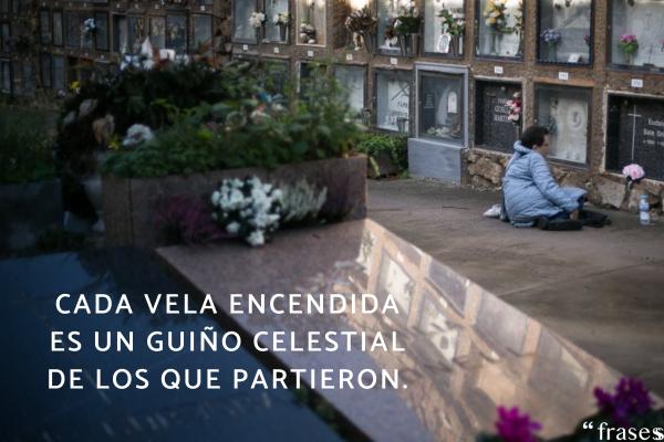 Frases para el Día de Todos los Santos - Cada vela encendida es un guiño celestial de los que partieron.