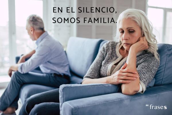 Frases para hermanos que no se hablan - En el silencio, somos familia.