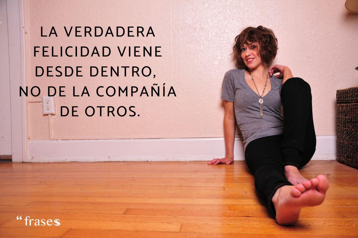 Frases de estar solo y feliz